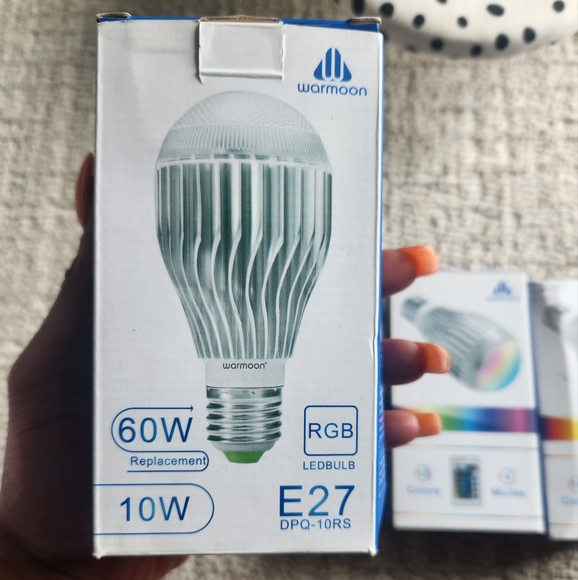 Warmoon Color-Changing LED Bulbs (3 Bulbs) - Picture 4 of 9